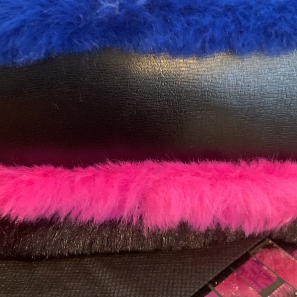 Kurt Geiger London Kensington Large Leather & Faux Fur Camera Bag - Picture 16 of 16